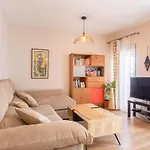 Pages Central Suite By Valcambre